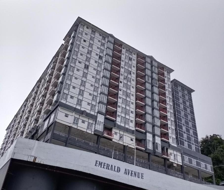 Cameron 1Room Apartment @ Emerald Avenue Бринчанг Экстерьер фото