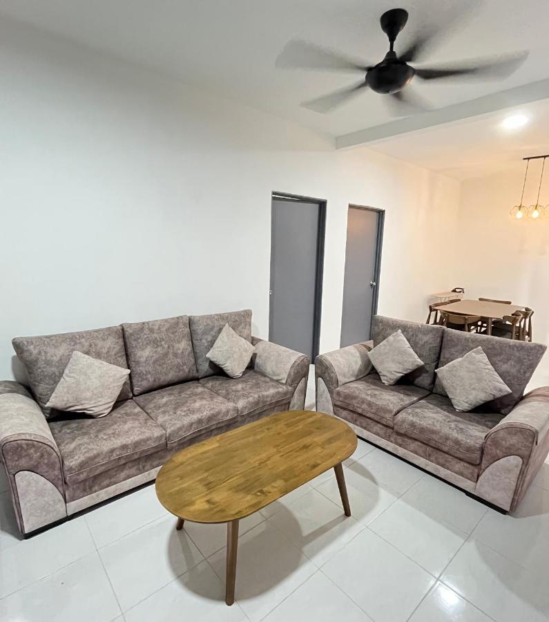 Cameron 1Room Apartment @ Emerald Avenue Бринчанг Экстерьер фото